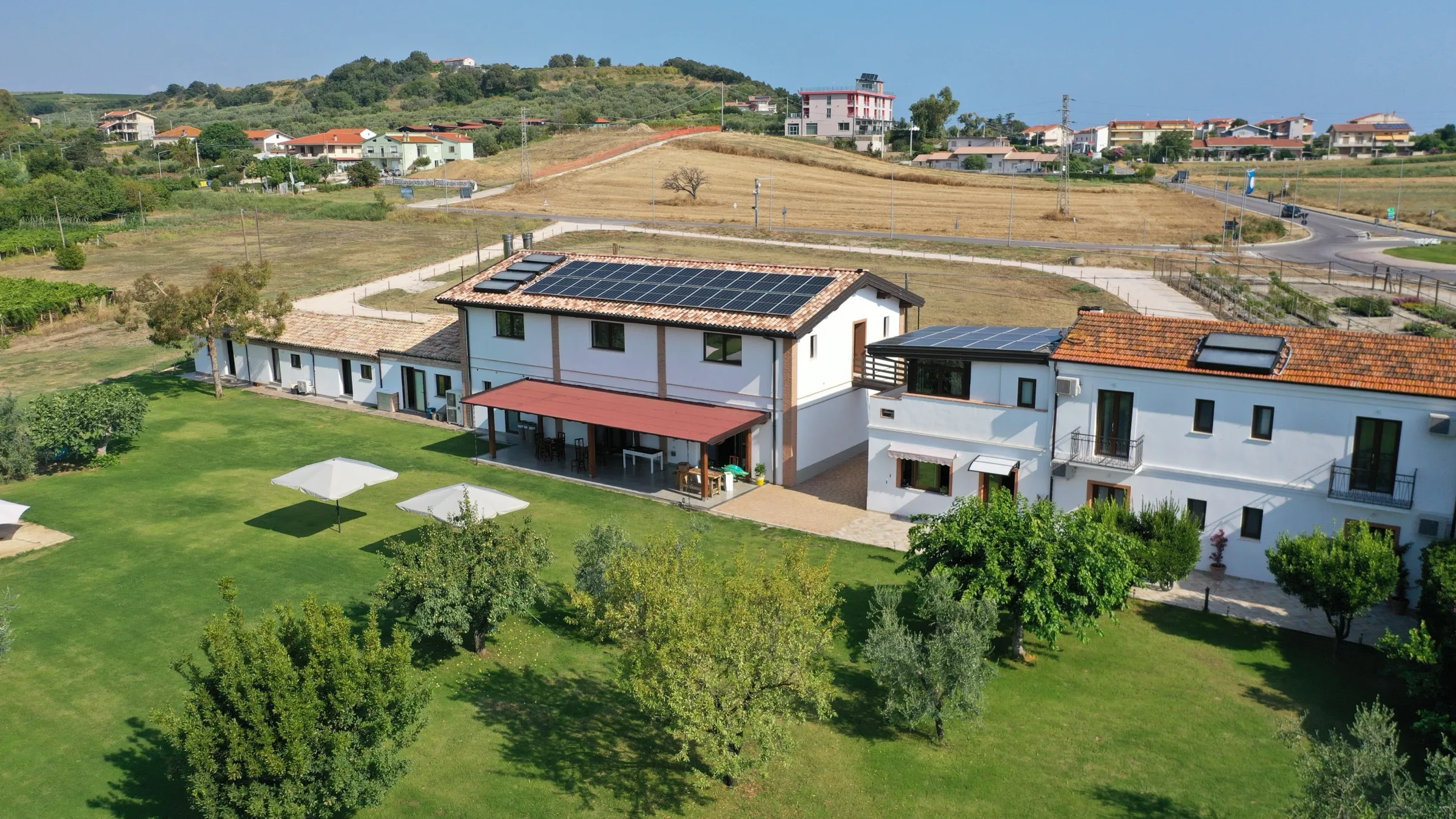 La campagna di Casa Tratturo, tra vigneti e uliveti