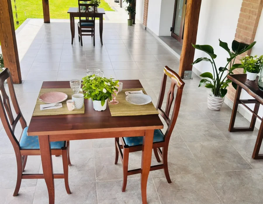 Foto della zona pranzo e della terrazza (3)